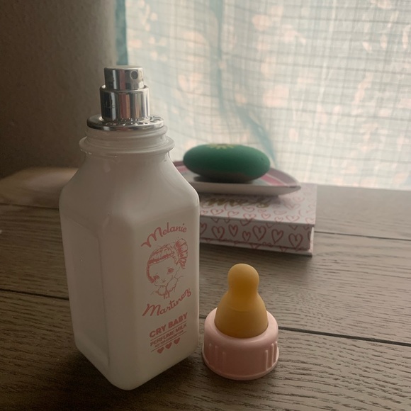 Melanie Martinez Crybaby Perfume out of stock - Picture 4 of 5
